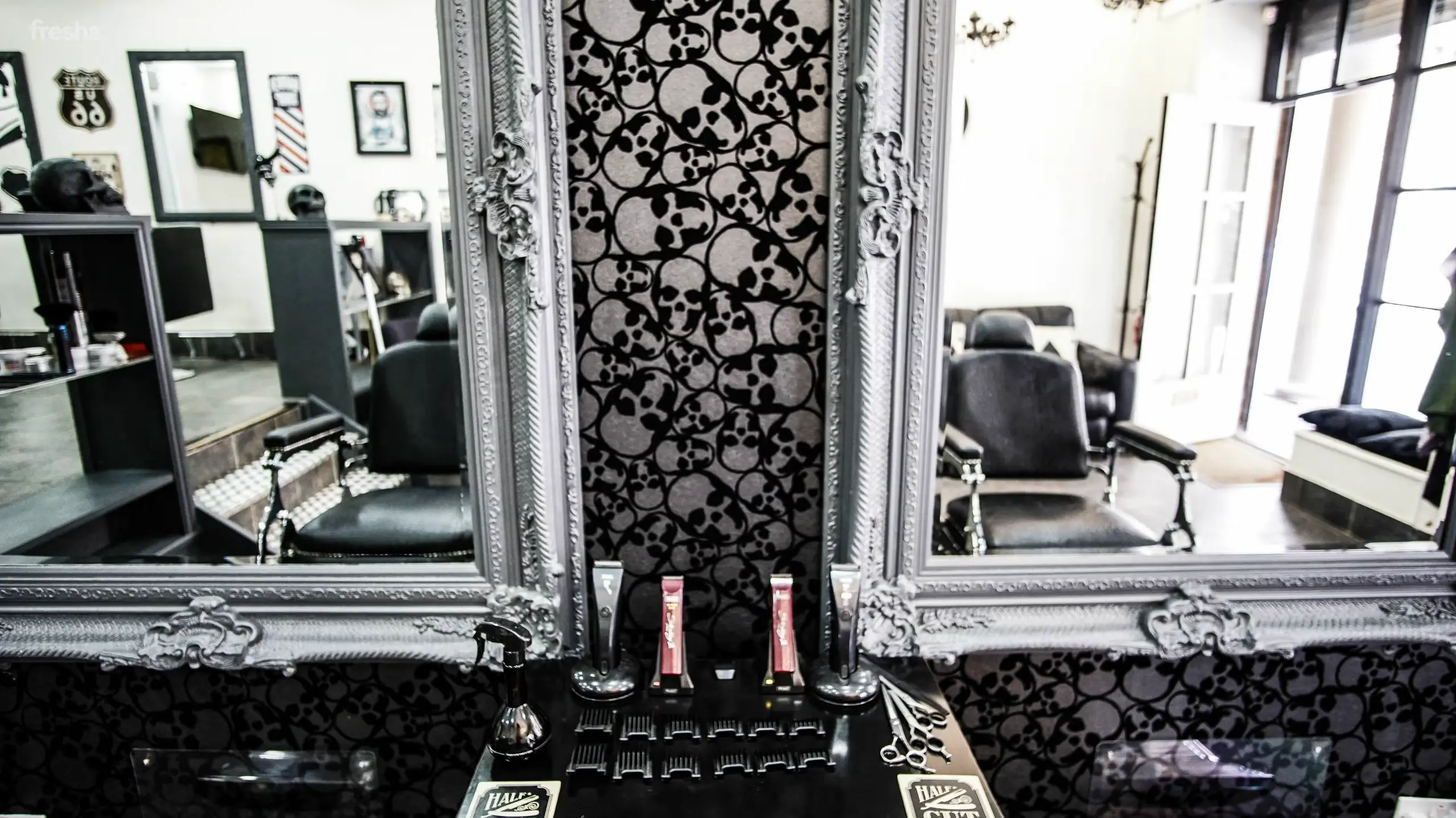 Jurassic Cut interior with mirror stations and tools