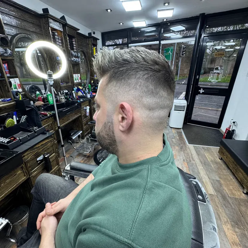 Sharp fade with textured top